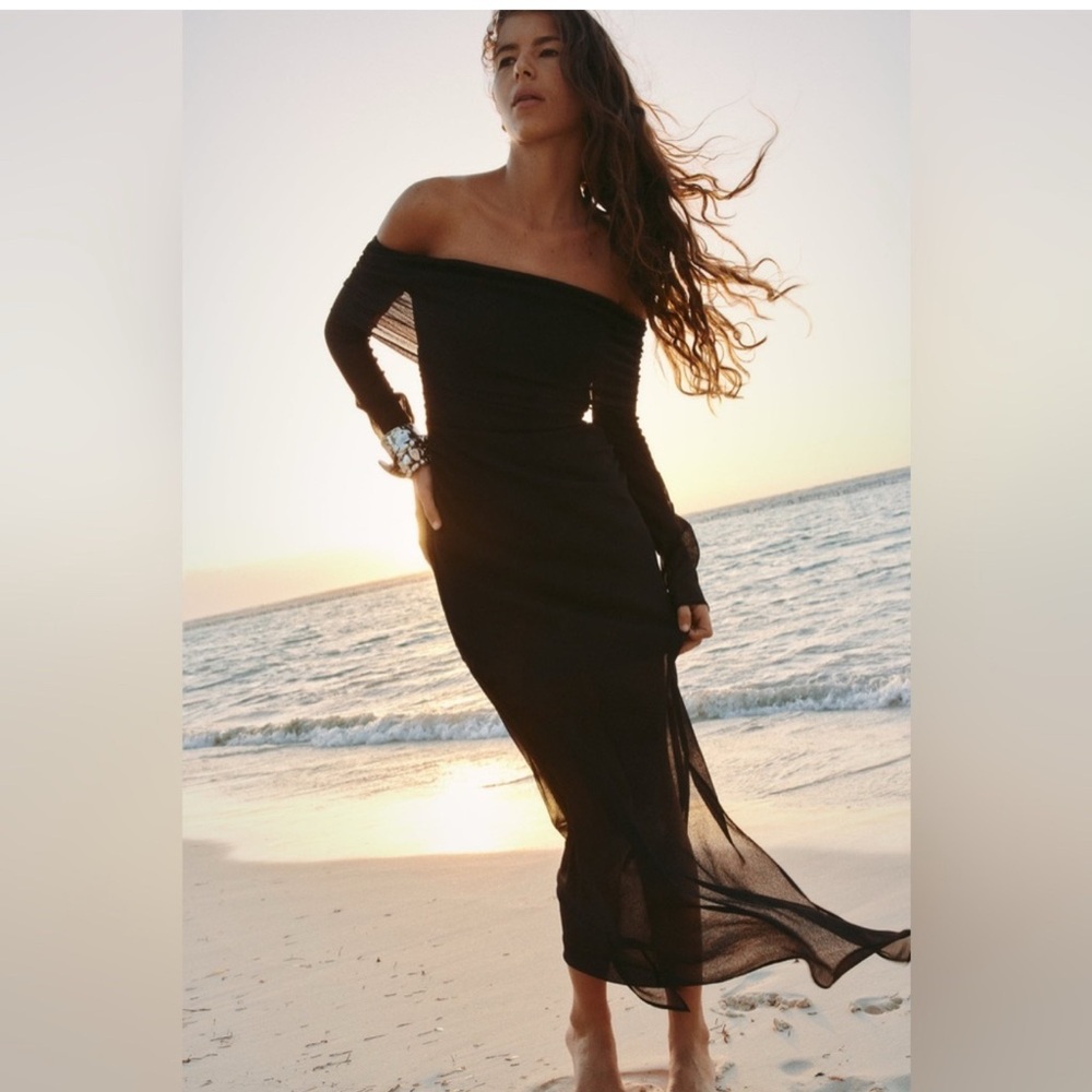 Zara | Off the shoulder ruched midi dress | Black | xs